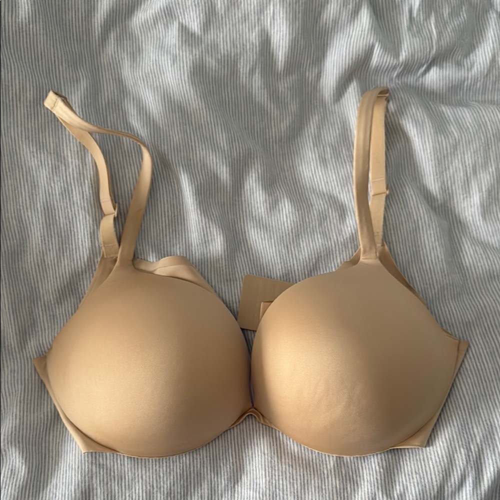 Skims Fits Everybody T Shirt Bra SIZE 34D